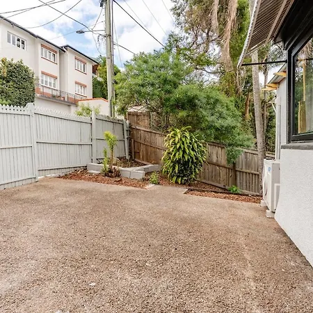 Holiday home B5q Abnb-style 2br House With Free Parking And 5 Mins Ride To Eagle Farm