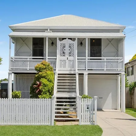Parkside Family Haven - 5bdrm Holiday home
