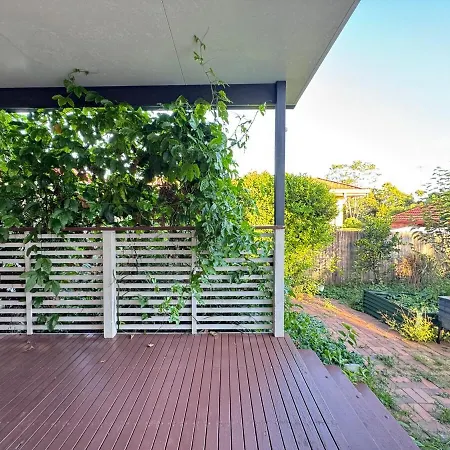Steps From Sunnybank Hills Shopping Spacious Brisbane