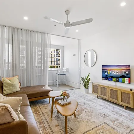 Stellar Location With Parking Pool & Gym Access Apartment