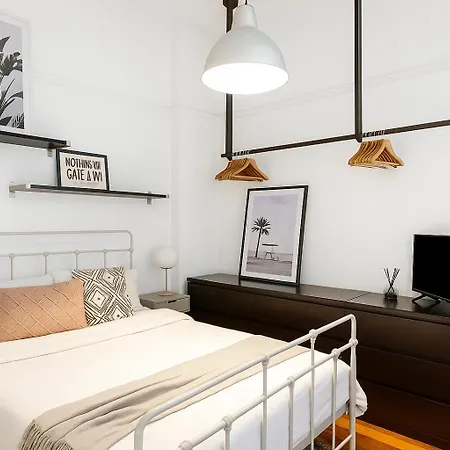The New Yorker Apartment *