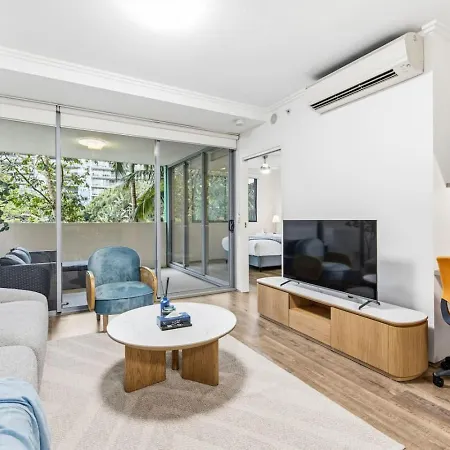 Apartment Modern Luxe Urban Comfort In Heart Brisbane