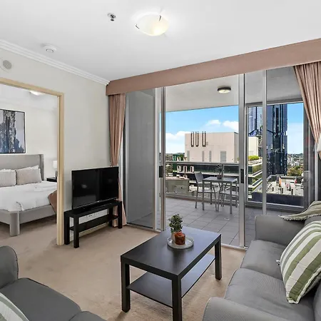 2br With Balcony, Pool, Gym And Wifi *