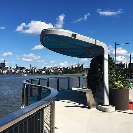 Noir 1bed In Hamilton - River View With Carpark