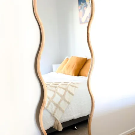Apartment Oasis - Free Parking Gym Pool - Sleep 6
