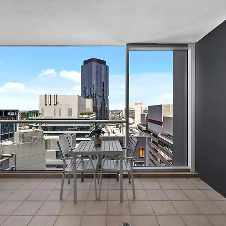 2br With Balcony, Pool, Gym And Wifi
