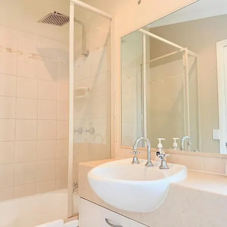 2 Bedrooms Comfort Haven In Paddington Apartment *
