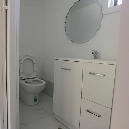 The Tiny Retreat With Private Entrance