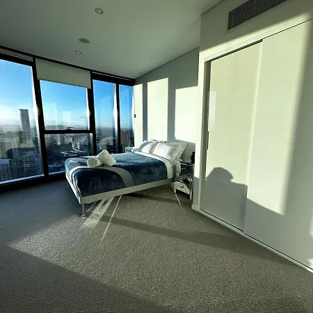 Four Bedroom In Cbd Brisbane