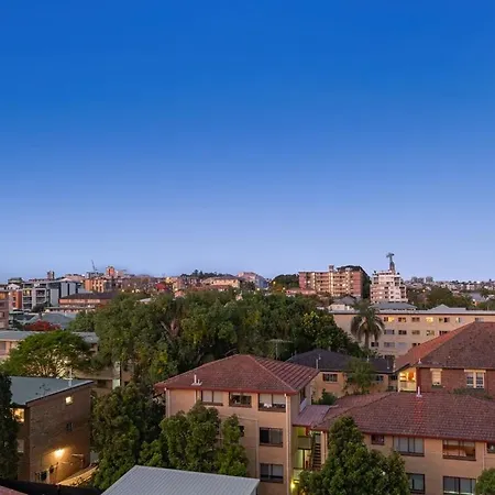 New Farm Sophisticated Retro - 3bed-1bath-1car-views Apartment