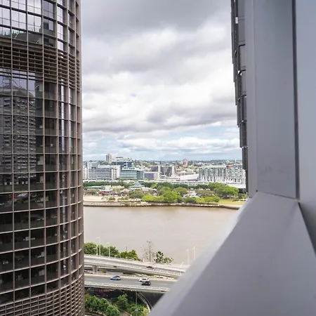Stylish 2b1b In Qw Brand New & Step To Casino Brisbane