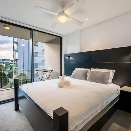 Apartment Noir 1bed In Hamilton - River View With Carpark