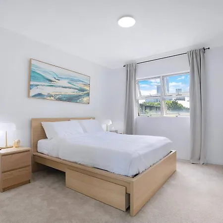 Saphira Edge - Art Deco Elegance In Brisbane's Heart Apartment