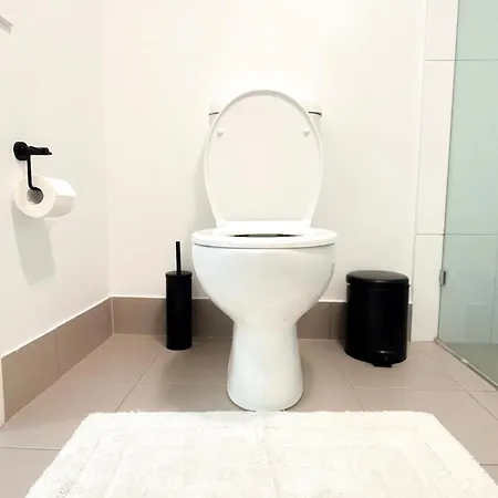 Oasis - Free Parking Gym Pool - Sleep 6 *