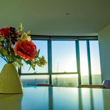 Apartment Four Bedroom In Cbd Brisbane