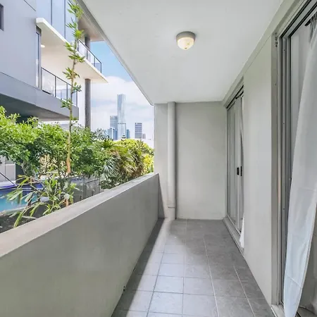 Apartment Saphira Edge - Art Deco Elegance In Brisbane's Heart Brisbane