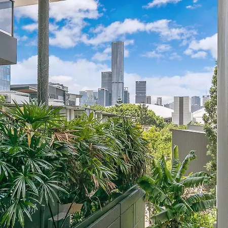Apartment Saphira Edge - Art Deco Elegance In Brisbane's Heart *
