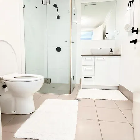 Apartment Oasis - Free Parking Gym Pool - Sleep 6 *