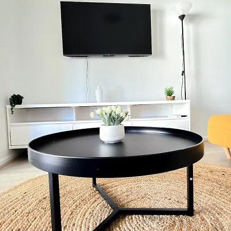 Apartment Oasis - Free Parking Gym Pool - Sleep 6 Brisbane