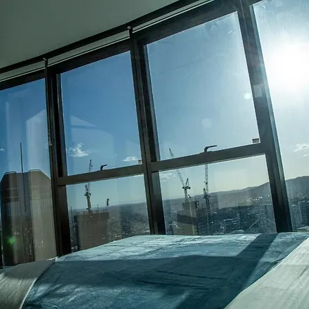 Four Bedroom In Cbd Apartment
