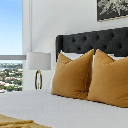 Executive 2-bed With Stadium View, Great Amenities Apartment