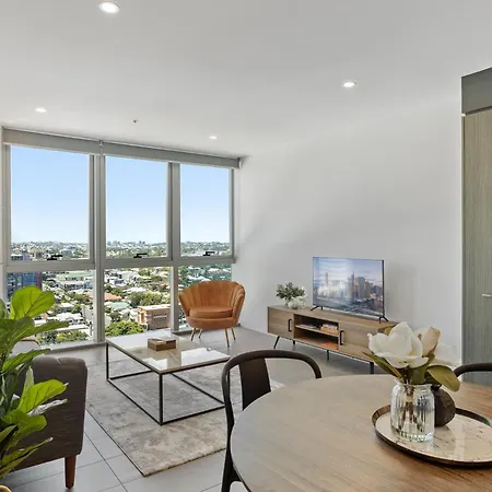 Apartment Executive 2-bed With Stadium View, Great Amenities Brisbane