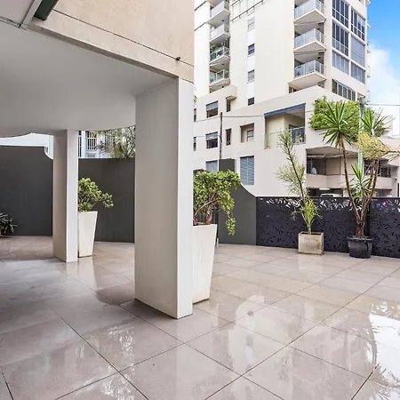 Comfy 2-bed With Pool And Secure Parking