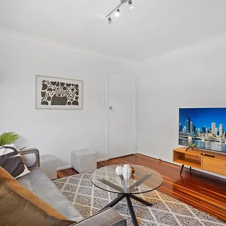 Windsor Cosy 2-bedroom Unit In Quiet Neighborhood Apartment *