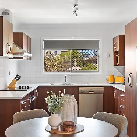 Windsor Cosy 2-bedroom Unit In Quiet Neighborhood Apartment