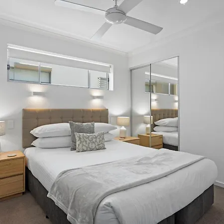 Chic 2-bed & 5 Minutes Walk To Qpac Apartment