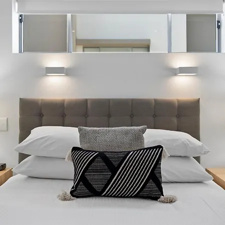Chic 2-bed & 5 Minutes Walk To Qpac Apartment Brisbane