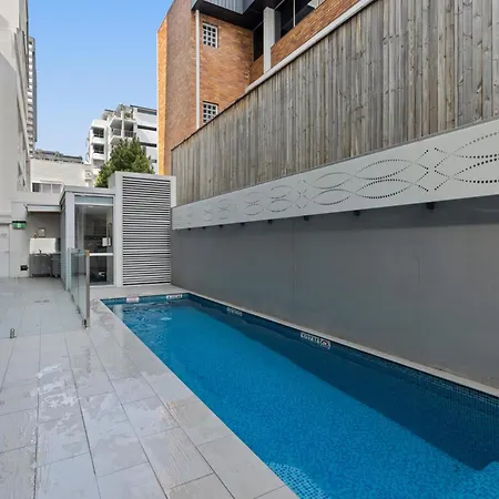 Chic 2-bed & 5 Minutes Walk To Qpac