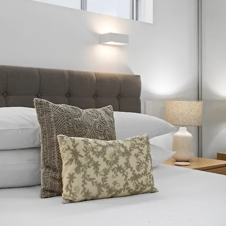 Chic 2-bed & 5 Minutes Walk To Qpac *