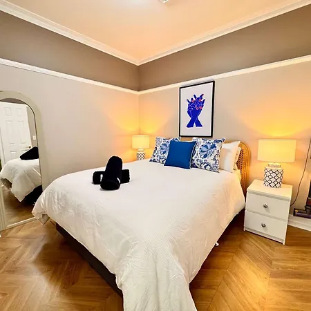 Apartment Convenience And Comfort 1br Walk To Queen St Mall *