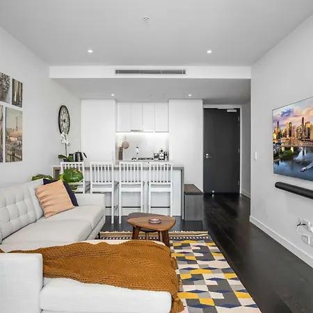 Chic 1-bed With Parking, Infinity Pool And Gym Apartment *