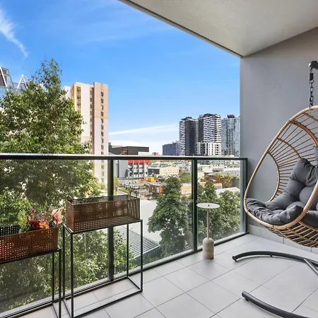 Apartment Cosy 2-bed With Pool Bbq Area And Secure Parking