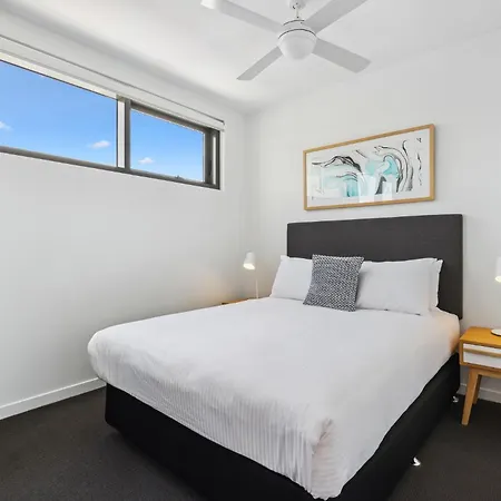 Chic 2-bed With Rooftop Overlooking The *