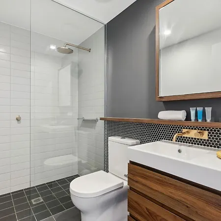Apartment Chic 2-bed With Rooftop Overlooking The *