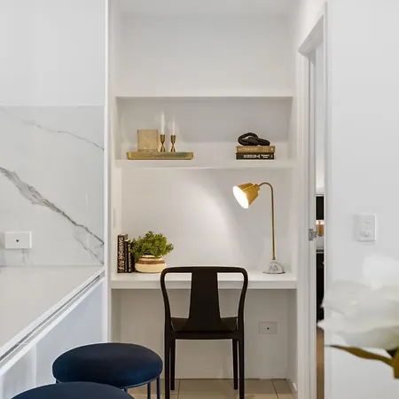 Riverside 2-bed By Brisbane's Landmarks With Pool Apartment
