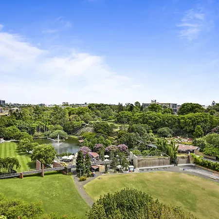 High-floor 2-bed Cbd Unit With Views & Amenities * Brisbane