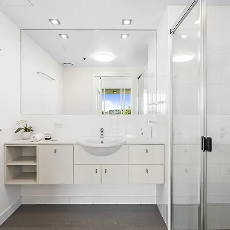 High-floor 2-bed Cbd Unit With Views & Amenities * Brisbane