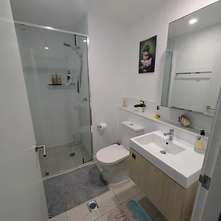 Bedroom With Private Bathroom In Cozy Shared Appartment!