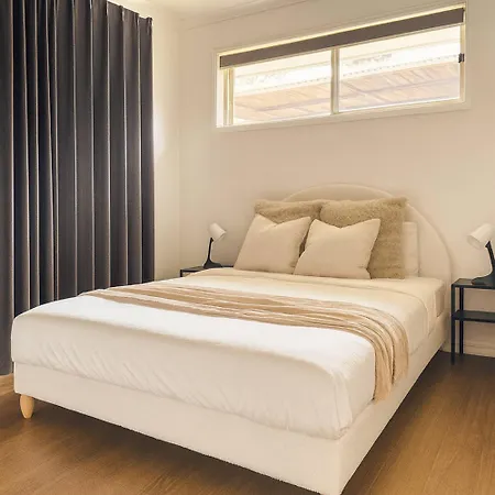 Spacious 3br W Parking In Sunnybank - Relax & Unwind