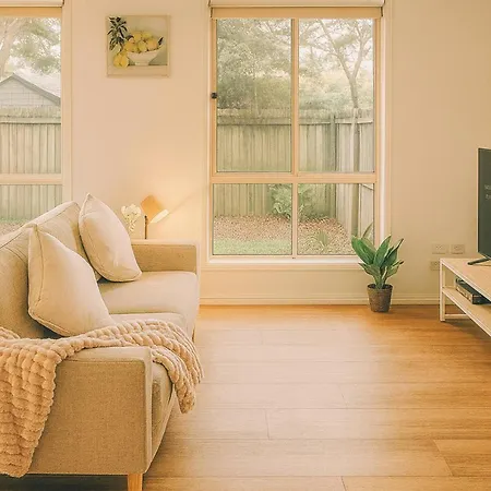 Holiday home Spacious 3br W Parking In Sunnybank - Relax & Unwind
