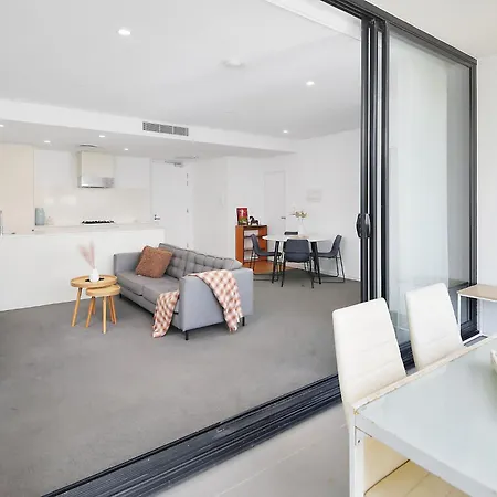 Toowong Cozy 2b2b Retreat With Balcony And Parking Apartment *