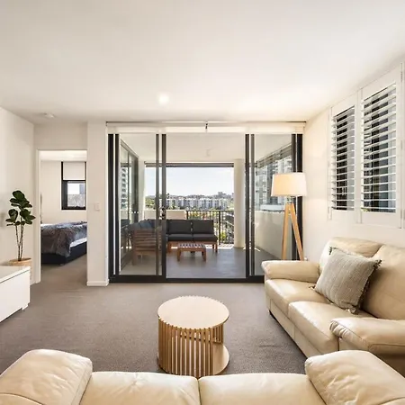 Lux1br Near Stadium, Parking & Balcony Brisbane