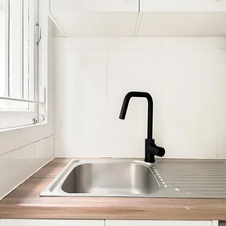 Cbd - 2br - Sleeps 6 - Snacks Wifi - Parking
