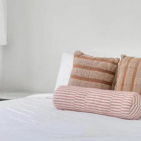 Apartment Toowong Cozy 2b2b Retreat With Balcony And Parking *