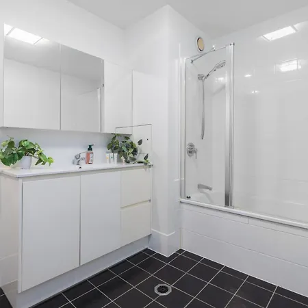Spacious 3br Heritage With Pool, Parking Brisbane