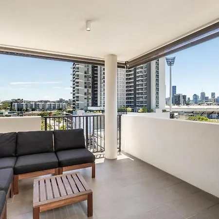 Lux1br Near Stadium, Parking & Balcony Apartment *